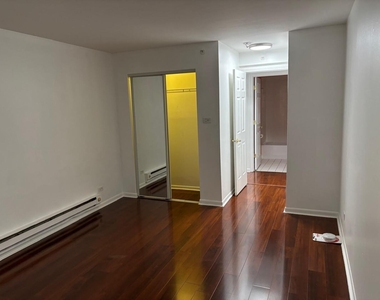 1900 W Knightsbridge Drive - Photo Thumbnail 8