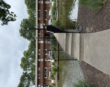 1900 W Knightsbridge Drive - Photo Thumbnail 11