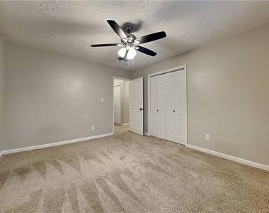 2075 Pinella Drive - Photo Thumbnail 9
