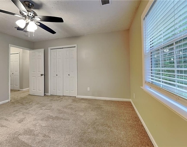 2075 Pinella Drive - Photo Thumbnail 10