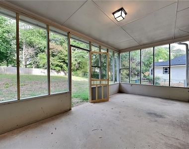 2075 Pinella Drive - Photo Thumbnail 17