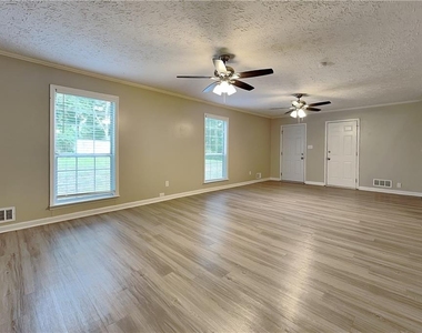 2075 Pinella Drive - Photo Thumbnail 2