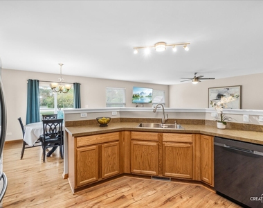 2772 Cranston Circle - Photo Thumbnail 5
