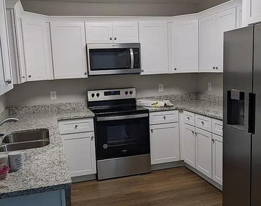 1660 Meadowlark Lane - Photo Thumbnail 7