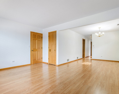 6120 W Eastwood Avenue - Photo Thumbnail 2