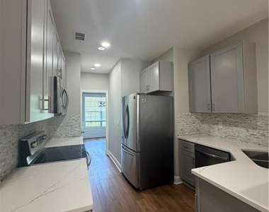 6035 Bayrose Circle - Photo Thumbnail 6