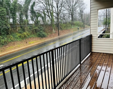 1445 Walker Pl Se - Photo Thumbnail 8