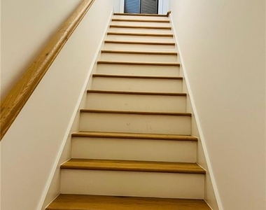 1445 Walker Pl Se - Photo Thumbnail 4