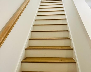 1445 Walker Pl Se - Photo Thumbnail 6