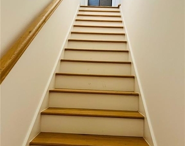 1445 Walker Pl Se - Photo Thumbnail 7