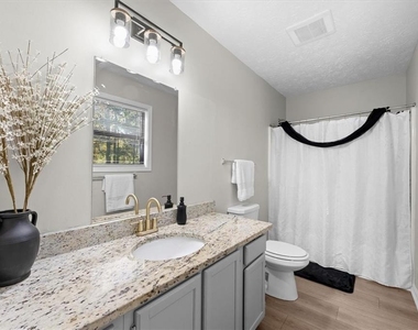 4041 Woodbridge Court - Photo Thumbnail 16