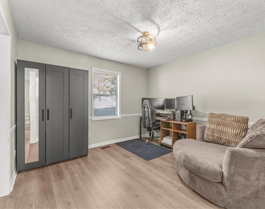 4041 Woodbridge Court - Photo Thumbnail 10