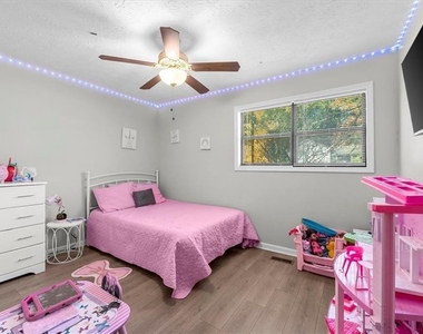 4041 Woodbridge Court - Photo Thumbnail 13