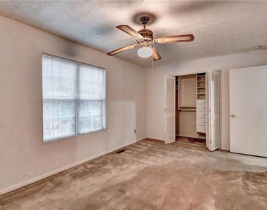 3241 Shadow Walk Lane - Photo Thumbnail 18