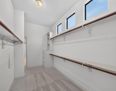 818 Lester Street - Photo Thumbnail 38