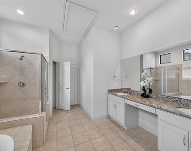 818 Lester Street - Photo Thumbnail 33