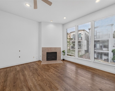 818 Lester Street - Photo Thumbnail 24