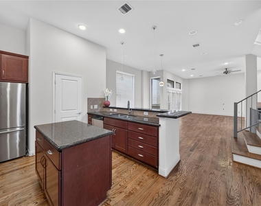 818 Lester Street - Photo Thumbnail 17