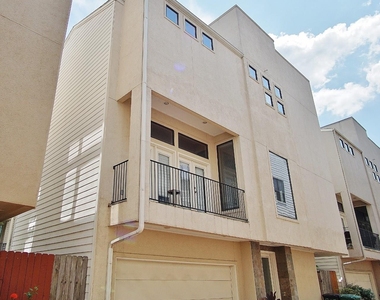 818 Lester Street - Photo Thumbnail 1