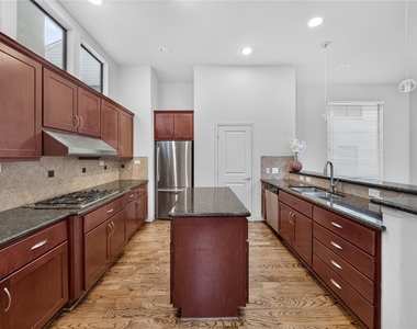 818 Lester Street - Photo Thumbnail 16
