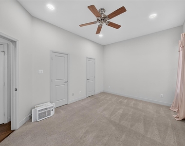 818 Lester Street - Photo Thumbnail 40