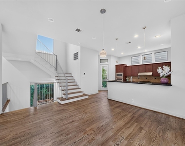 818 Lester Street - Photo Thumbnail 13