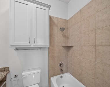818 Lester Street - Photo Thumbnail 43