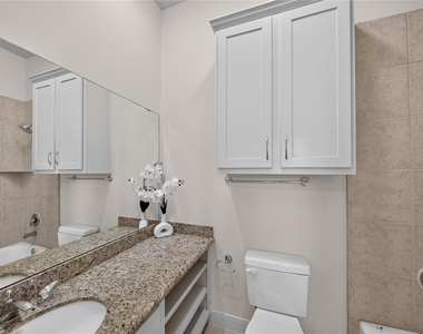 818 Lester Street - Photo Thumbnail 42