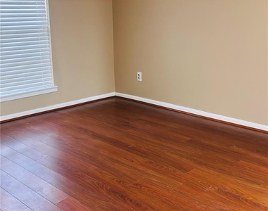 8343 Sterlingshire Street - Photo Thumbnail 5