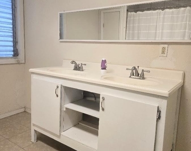 2543 Jackson Street - Photo Thumbnail 1