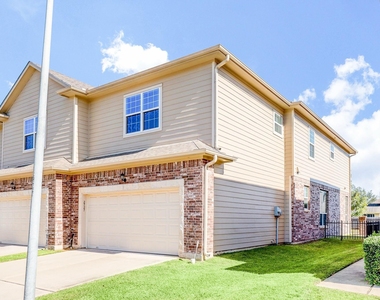 2727 Misty Heath Lane - Photo Thumbnail 3