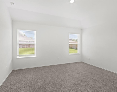 14207 Yellow Jacket Ct - Photo Thumbnail 6