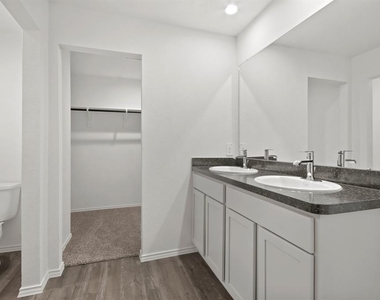 14207 Yellow Jacket Ct - Photo Thumbnail 9