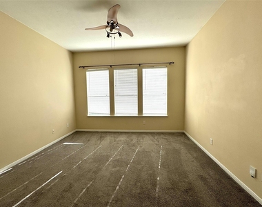 3011 Sunchase Court - Photo Thumbnail 15