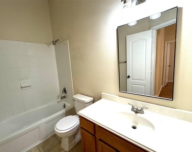 3011 Sunchase Court - Photo Thumbnail 11