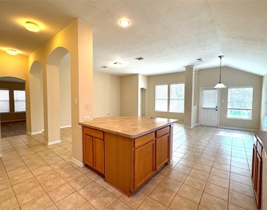 3011 Sunchase Court - Photo Thumbnail 4