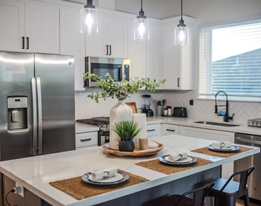 3613 Rosalie Street - Photo Thumbnail 3