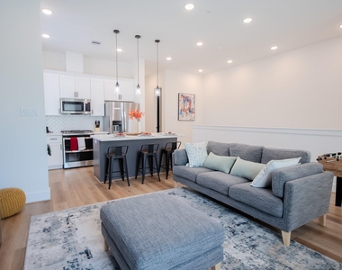 3613 Rosalie Street - Photo Thumbnail 2