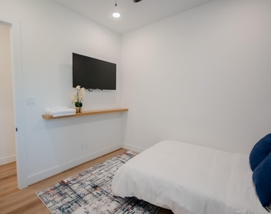 3613 Rosalie Street - Photo Thumbnail 9