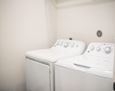 3613 Rosalie Street - Photo Thumbnail 6
