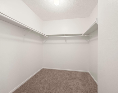 7415 Creekfield Drive - Photo Thumbnail 22