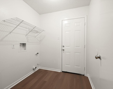 7415 Creekfield Drive - Photo Thumbnail 28