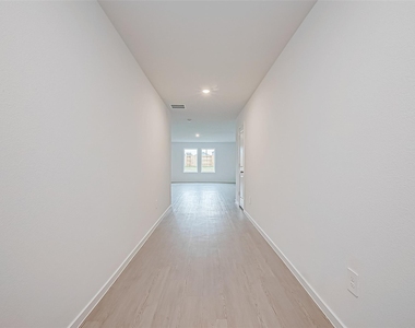 719 719 Falling Cave Dr - Photo Thumbnail 3