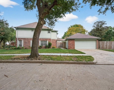 2431 Parkwood Lane - Photo Thumbnail 27