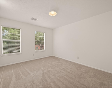 2431 Parkwood Lane - Photo Thumbnail 12