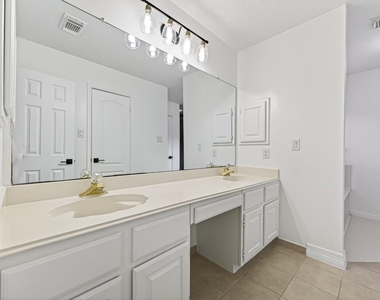 2431 Parkwood Lane - Photo Thumbnail 22