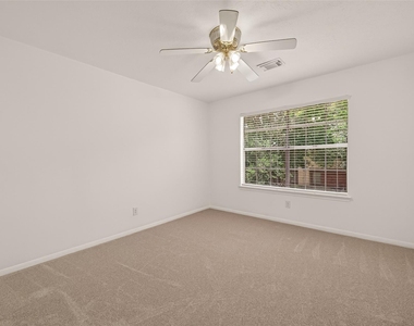 2431 Parkwood Lane - Photo Thumbnail 14