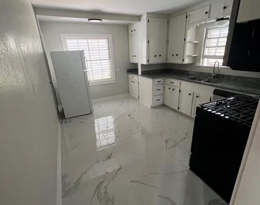 7017 2nd Street - Photo Thumbnail 5