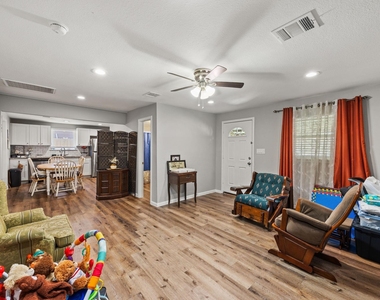 1211 Trimm Avenue - Photo Thumbnail 9