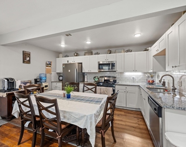 1211 Trimm Avenue - Photo Thumbnail 2